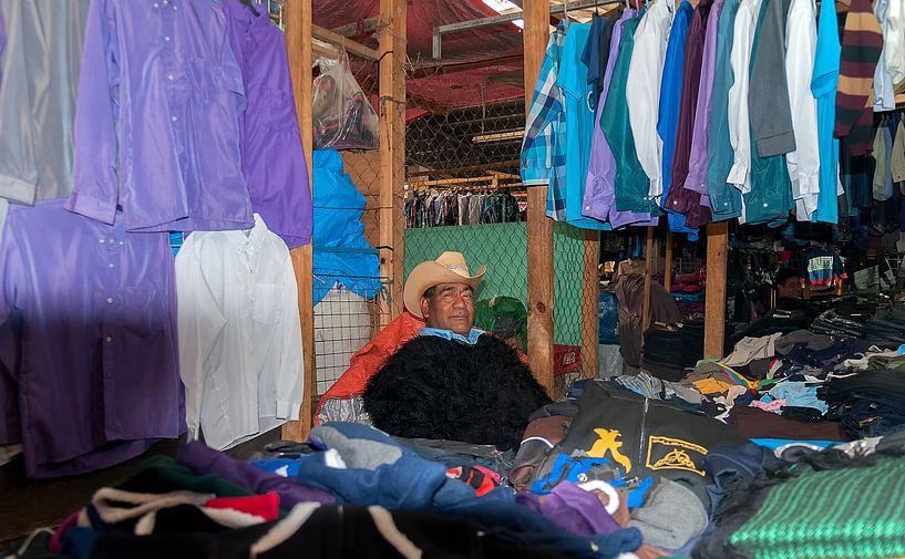 Mexico: Marktkoopman (San Cristóbal de Las Casas) von Maarten Verhees