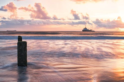 Long time exposure of sunset at the North Sea