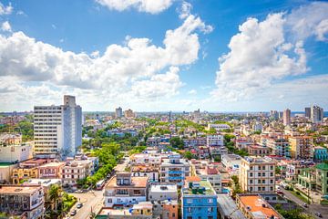 View over Cuba's colorful capital city, Havana sur Michiel Ton