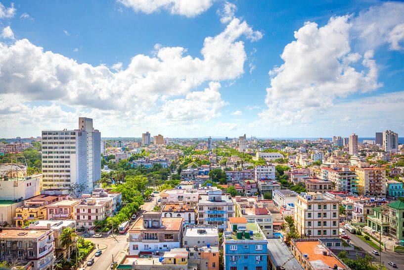 View over Cuba's colorful capital city, Havana par Michiel Ton