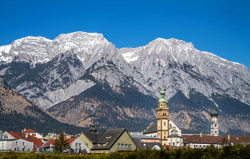 Hall in Tirol aan de voet van het Karwendelgebergte