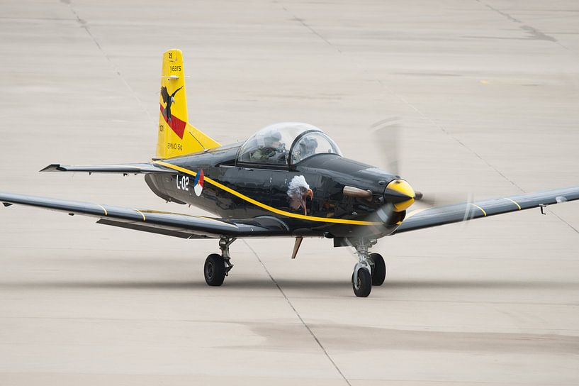 PC-7 met speciale beschildering van Robben