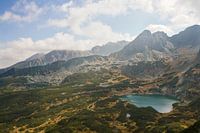 Blue mountain lake