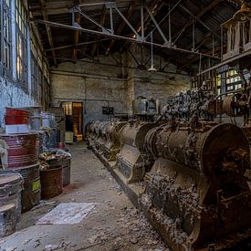 Machinekamer van de verlaten goud en zilver fabriek - Urbex van Martijn Vereijken