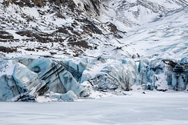 Solheimajokull gletsjer, IJsland, in de winter. van Bart Ceuppens