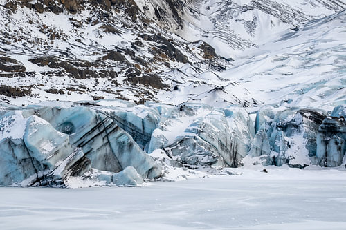 Der Gletscher Solheimajökull, Island, im Winter.