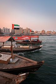 Abra's op de Dubai Creek van Michiel Dros
