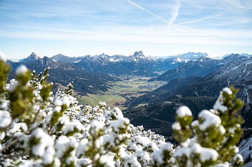Uitzicht op het Tannheim-gebergte en de Zugspitze