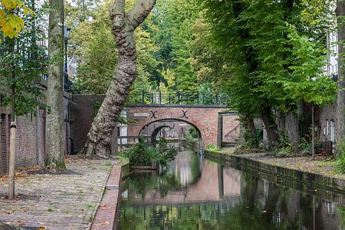 Beautifully beautiful reflective Oudegracht in Utrecht