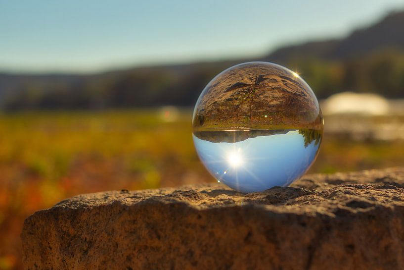Glaskugel im ausgetrockneten Rhein by Dagmar Marina