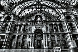 Antwerp Train Station by Walljar