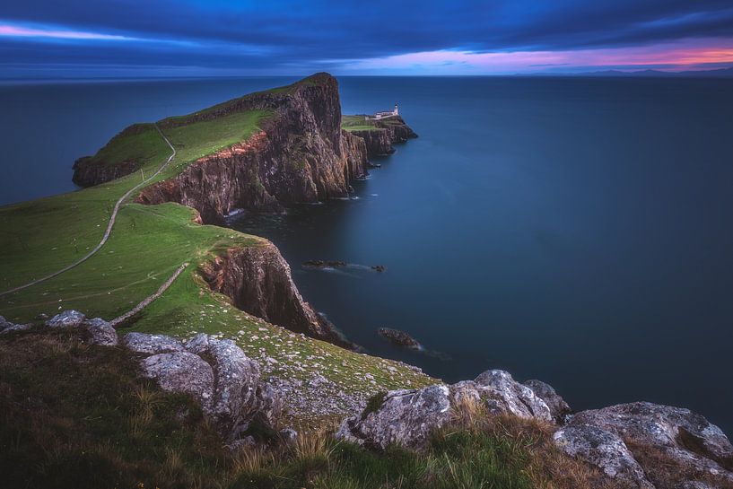 Neist Point sur l'île de Skye à l'heure bleue par Jean Claude Castor