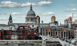 „Begegnung von Alt und Neu. St. Paul’s und die Millennium Bridge“ von Pitkovskiy Photography|ART