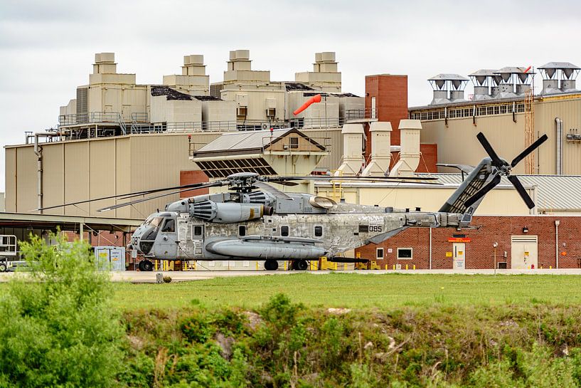 U.S. Marine Corps Sikorsky CH-53E Super Stallion. van Jaap van den Berg