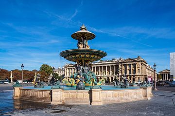 View to the Place de la Concorde in Paris, France by Rico Ködder