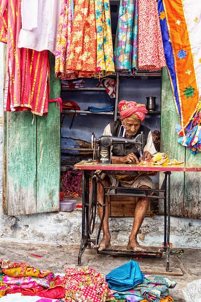 kleermaker in India van Hilda booy