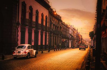 VW Beetle dans les rues de Puebla sur Loris Photography