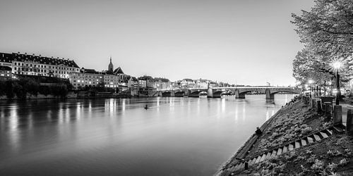 Bazel in Zwitserland in de avond - monochroom