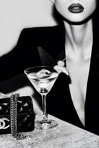Schwarze Seide, klarer Martini