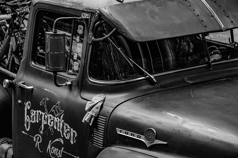 Ford F100 pick-up truck zwart wit van Tessa Pronkfotografie