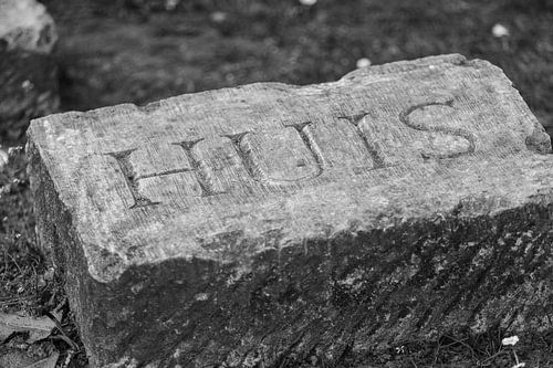 Brick avec le mot maison