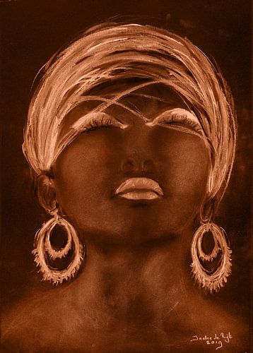 Femme africaine sous un soleil doré.