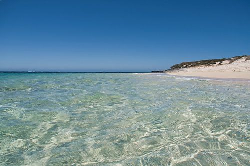 Kristalhelder water bij Ricey Beach