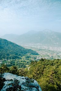 Vue sur la vallée d'Arco, Italie sur Manon Verijdt