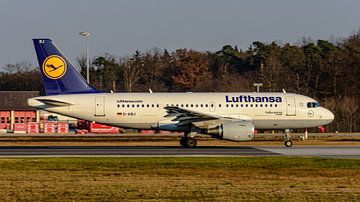 Lufthansa Airbus A319-100 passagiersvliegtuig. van Jaap van den Berg