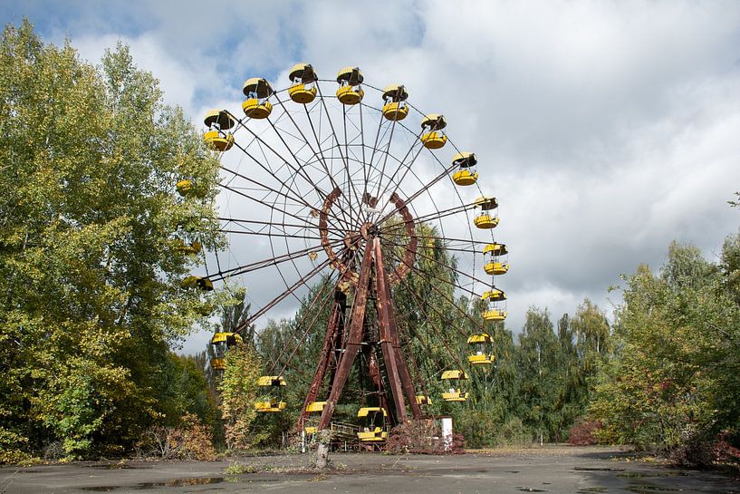 Pripyat ferris wheel by Tim Vlielander