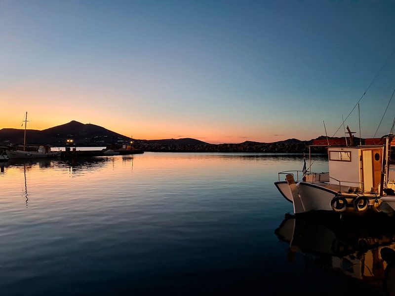 Evening atmosphere at the port of Naoussa by Petra Dreiling-Schewe