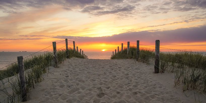 Sonnenuntergang an der Küste von Dirk van Egmond