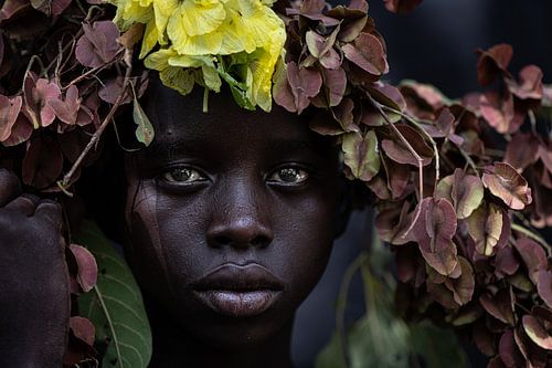 Junge vom Surma Stamm