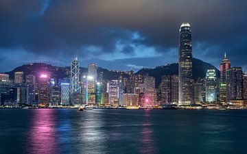 Hong Kong skyline by Lorena Cirstea