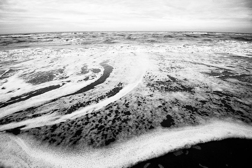 Game of Sea and Beach by Roland de Zeeuw