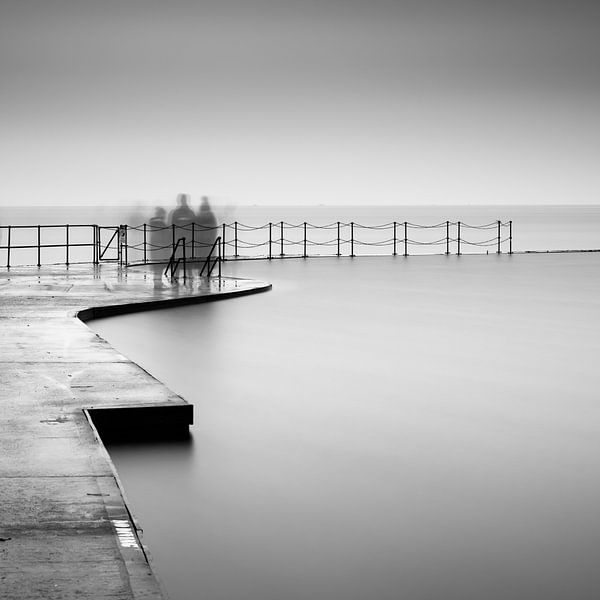 Fantômes au bord de la mer par Robert Bolton