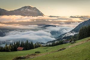 Sonnenaufgang über dem Inntal bei Haimingerberg, Tirol