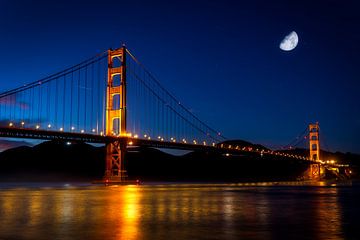 Golden Gate Bridge à San Francisco la nuit avec la lune sur Dieter Walther