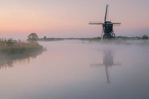 Mistige zonsopkomst Kinderdijk