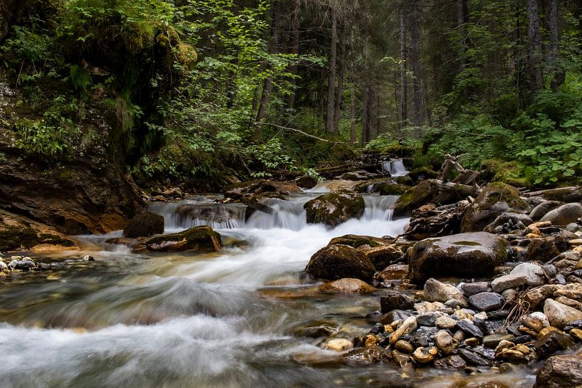 River in the mountain by Nicolas Vaillant
