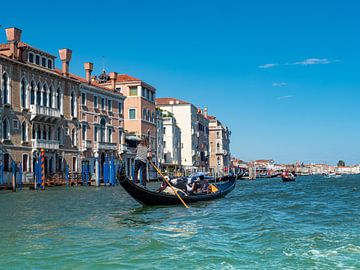 Promenade romantique en gondole à Venise sur Animaflora PicsStock