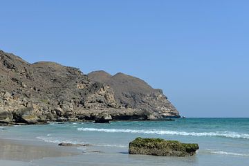 Strand bij Mughsayl (Oman) van Alphapics