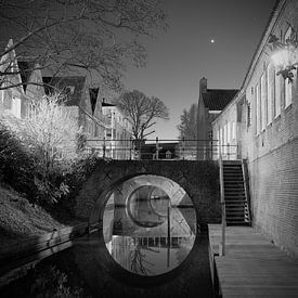 Le Binnendieze de nuit en noir et blanc sur Den Bosch aan de Muur