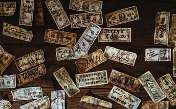 Dollars in geld uitgedrukt Beatty | Reisfotografie | Nevada, U.S.A van Sanne Dost