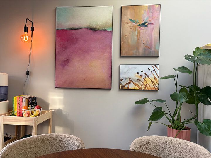 Klantfoto: Vleugels van Vrijheid en Liefde - modern abstract kunstwerk in pasteltinten van Bianca ter Riet, op ArtFrame™