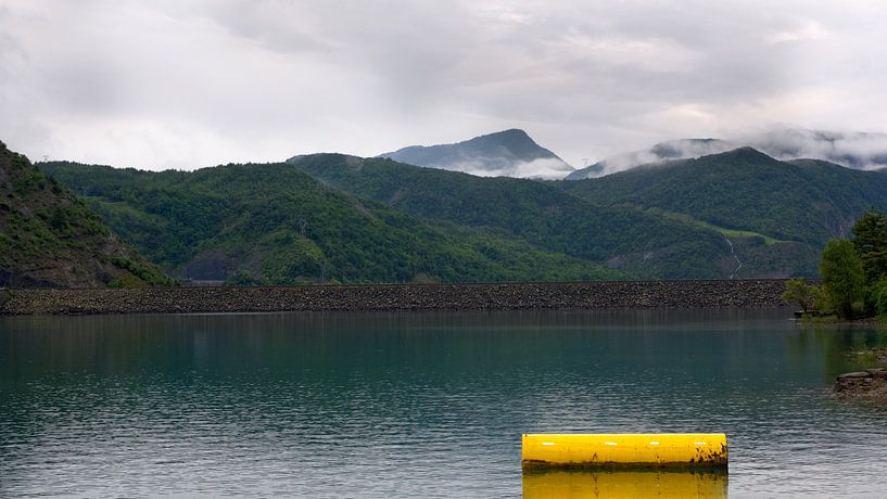 Lac de Serre Poncon après la pluie par Flatfield