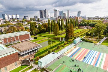 Skyline Rotterdam vanaf Depot Boijmans van Beuningen van Fons Simons