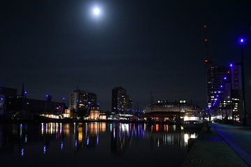 Bremerhaven bij maanlicht 's nachts van Andreas Gajewski