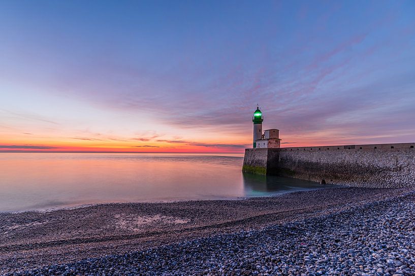 Leuchtturm Le Tréport, Normandie von Gijs Rijsdijk