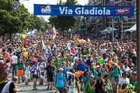 Intocht van vierdaagselopers in Nijmegen